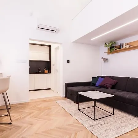 Eszter's Lovely Downtown * Budapest