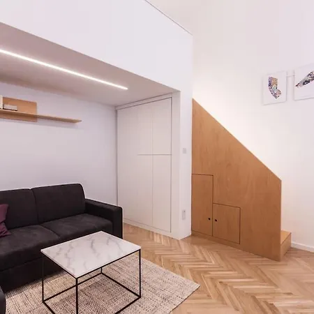 Eszter's Lovely Downtown Budapest