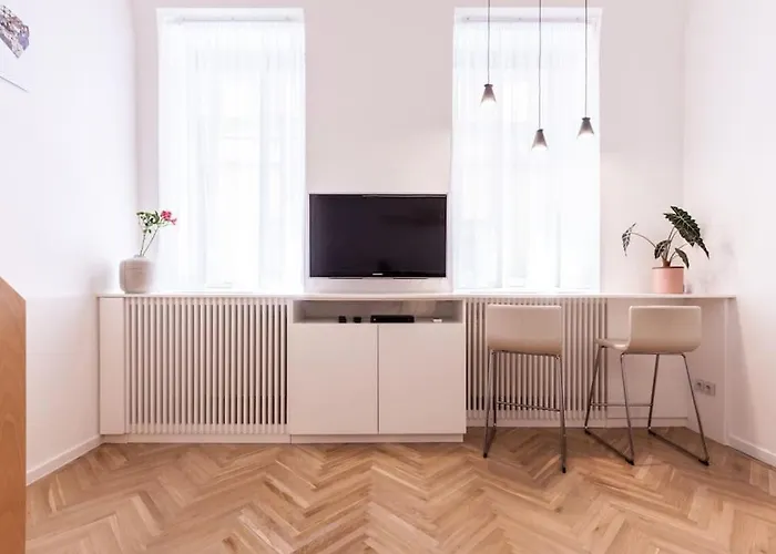 Eszter's Lovely Downtown *